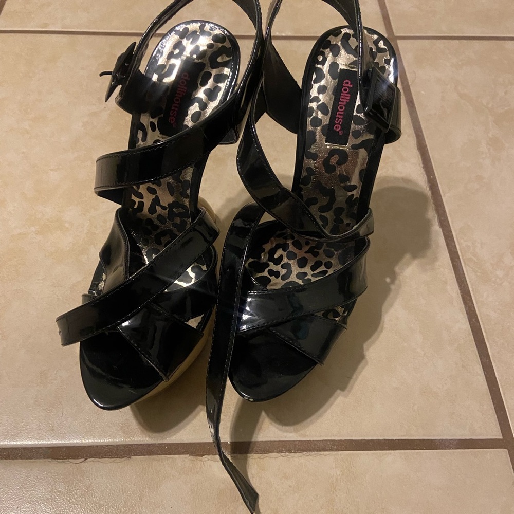 Dollhouse Black Patent Leather Platform Sandals - Picture 3 of 4